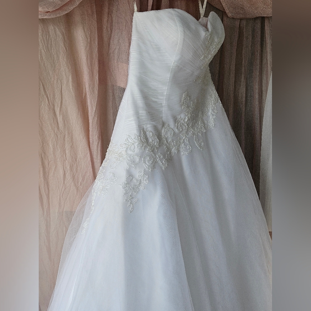 NEW White Gown - Picture 12 of 17